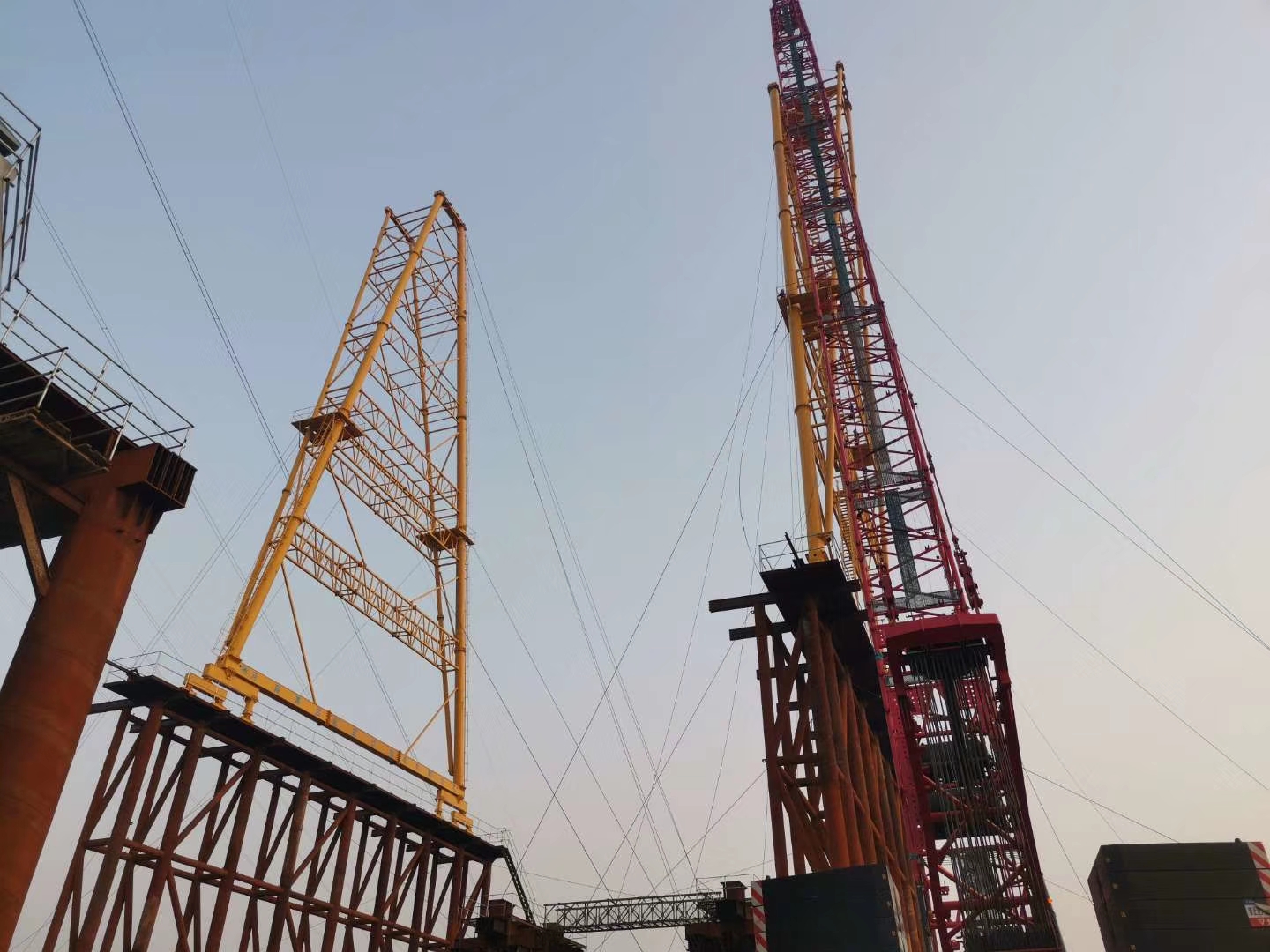 中交二公局濟南跨黃河橋項目，MG120噸-36米跨-54米高龍門吊，