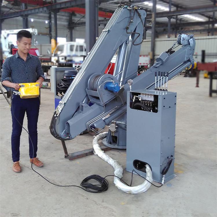 智能折臂起重機有什么優(yōu)點與特點。