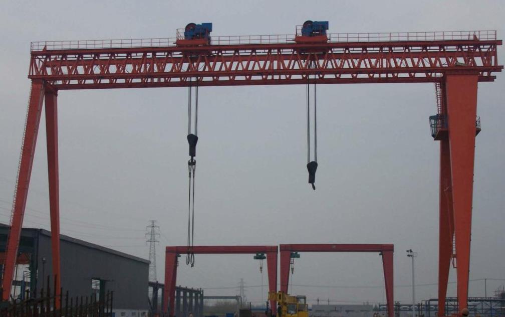 ME雙主梁雙小車龍門吊安裝有哪些流程？做哪些準備工作