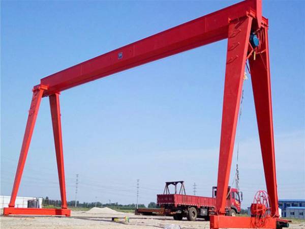 保持通信暢通對(duì)龍門(mén)吊操作過(guò)程中的安全至關(guān)重要，你知道如何做到嗎？